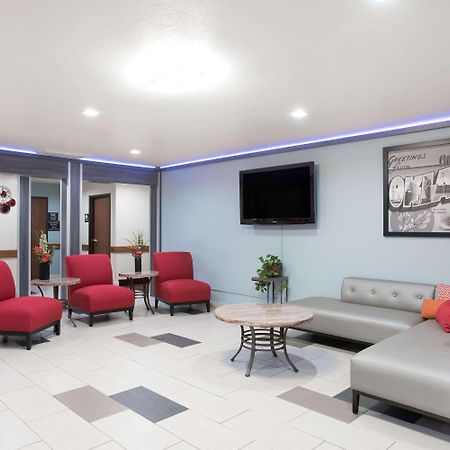 Super 8 By Wyndham Claremore Ok Exterior photo