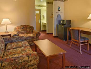 Super 8 By Wyndham Claremore Ok Exterior photo